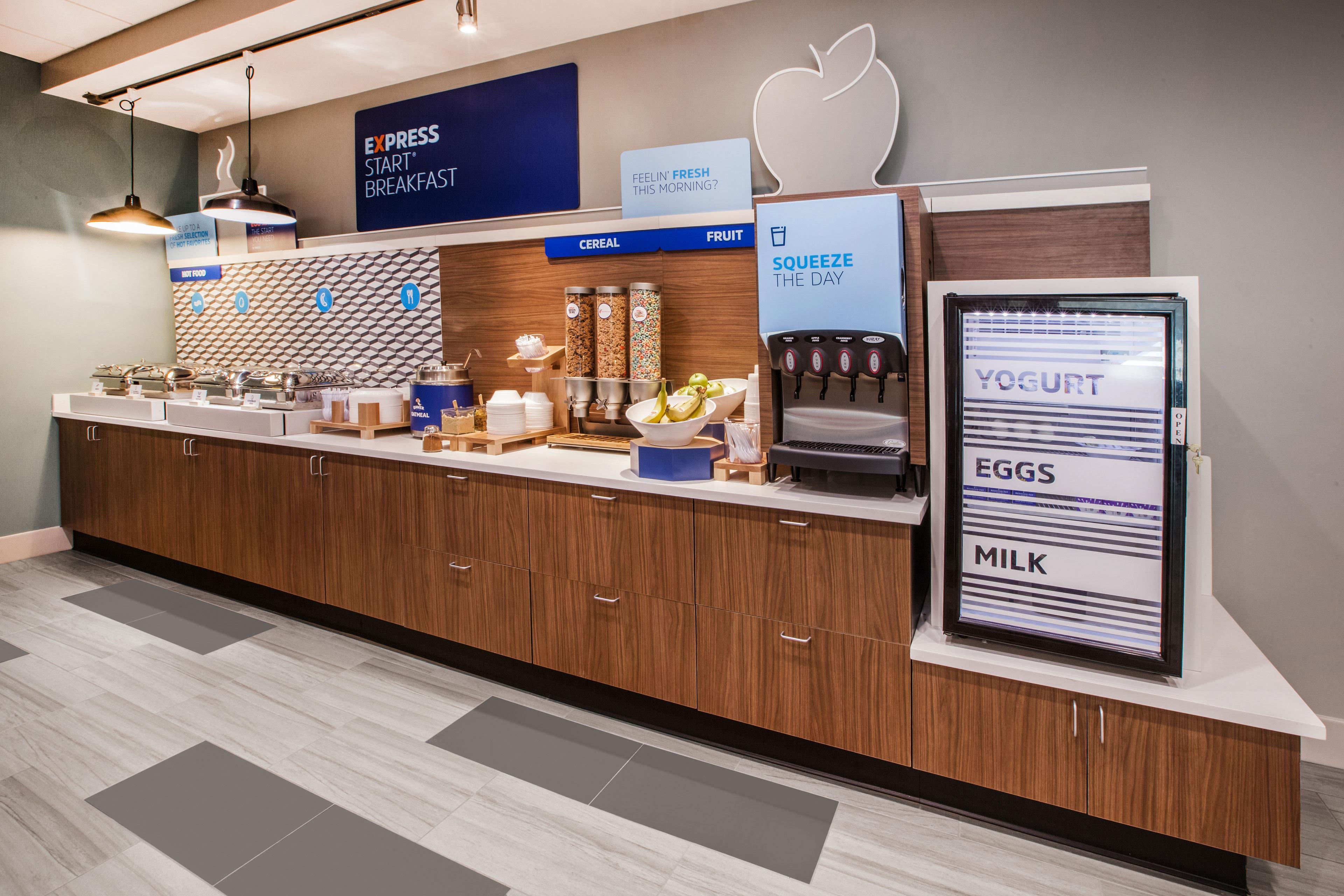 Holiday Inn Express Hotel & Suites Marshall By Ihg Exteriör bild