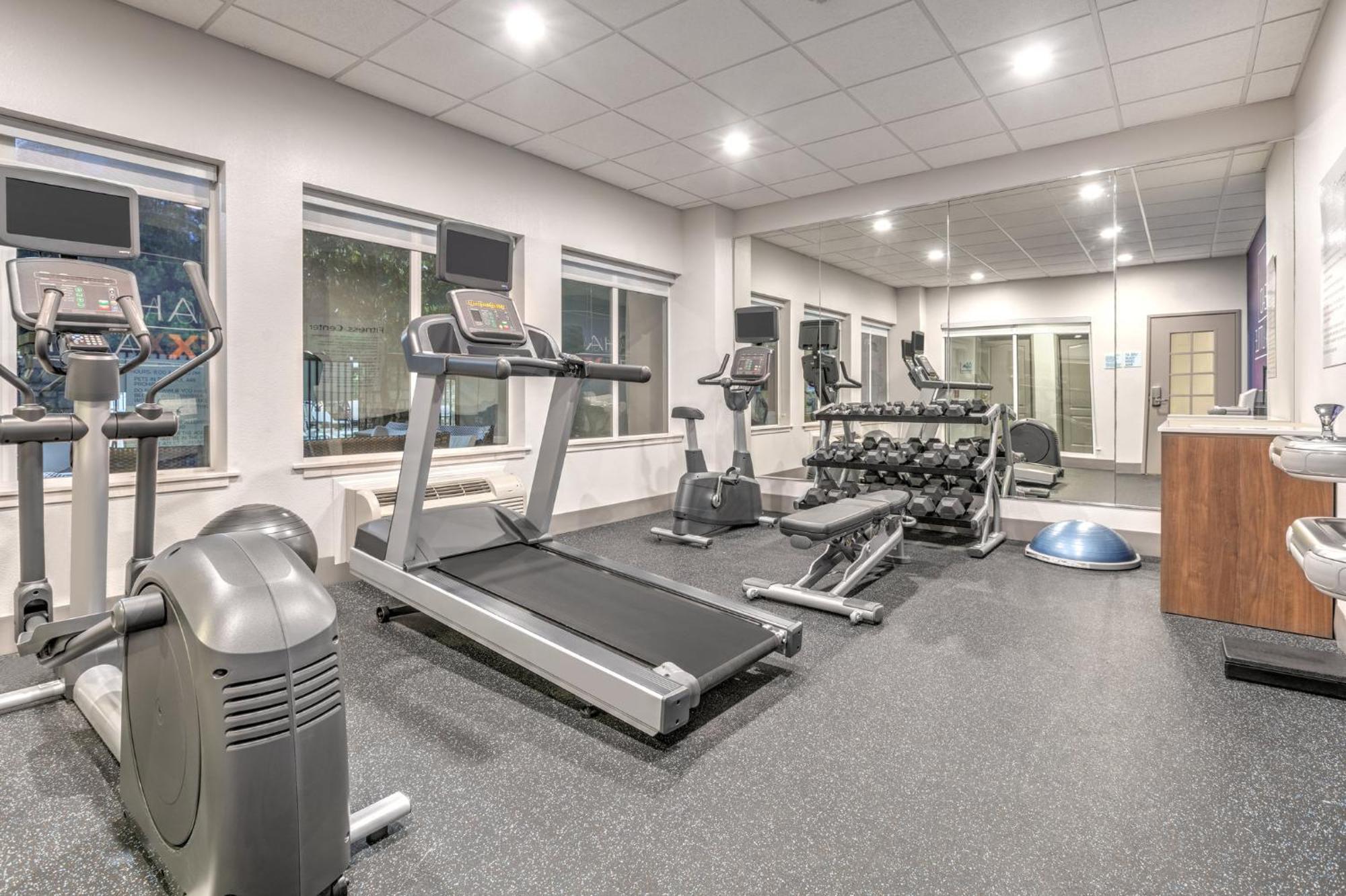 Holiday Inn Express Hotel & Suites Marshall By Ihg Exteriör bild