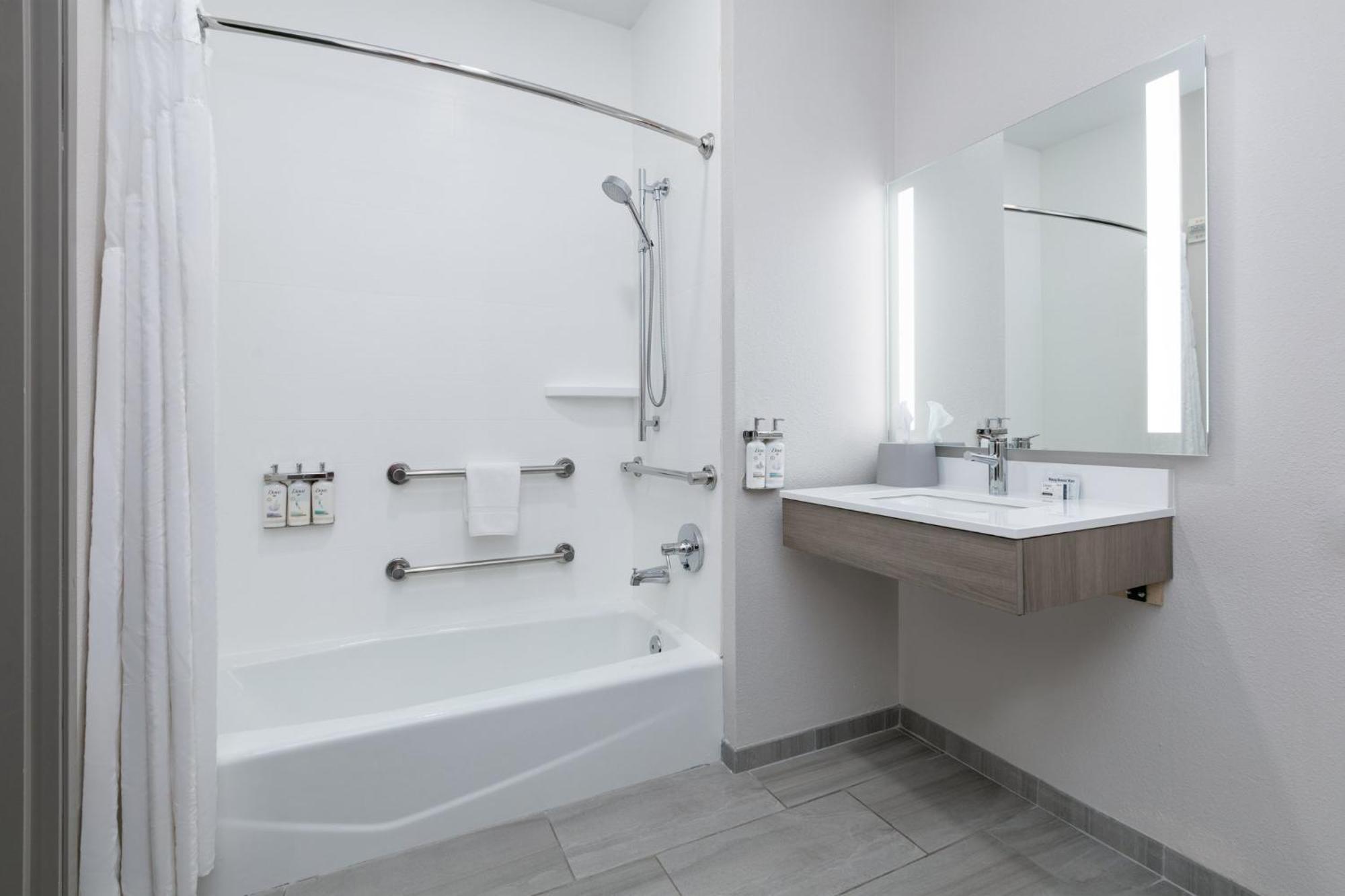 Holiday Inn Express Hotel & Suites Marshall By Ihg Exteriör bild