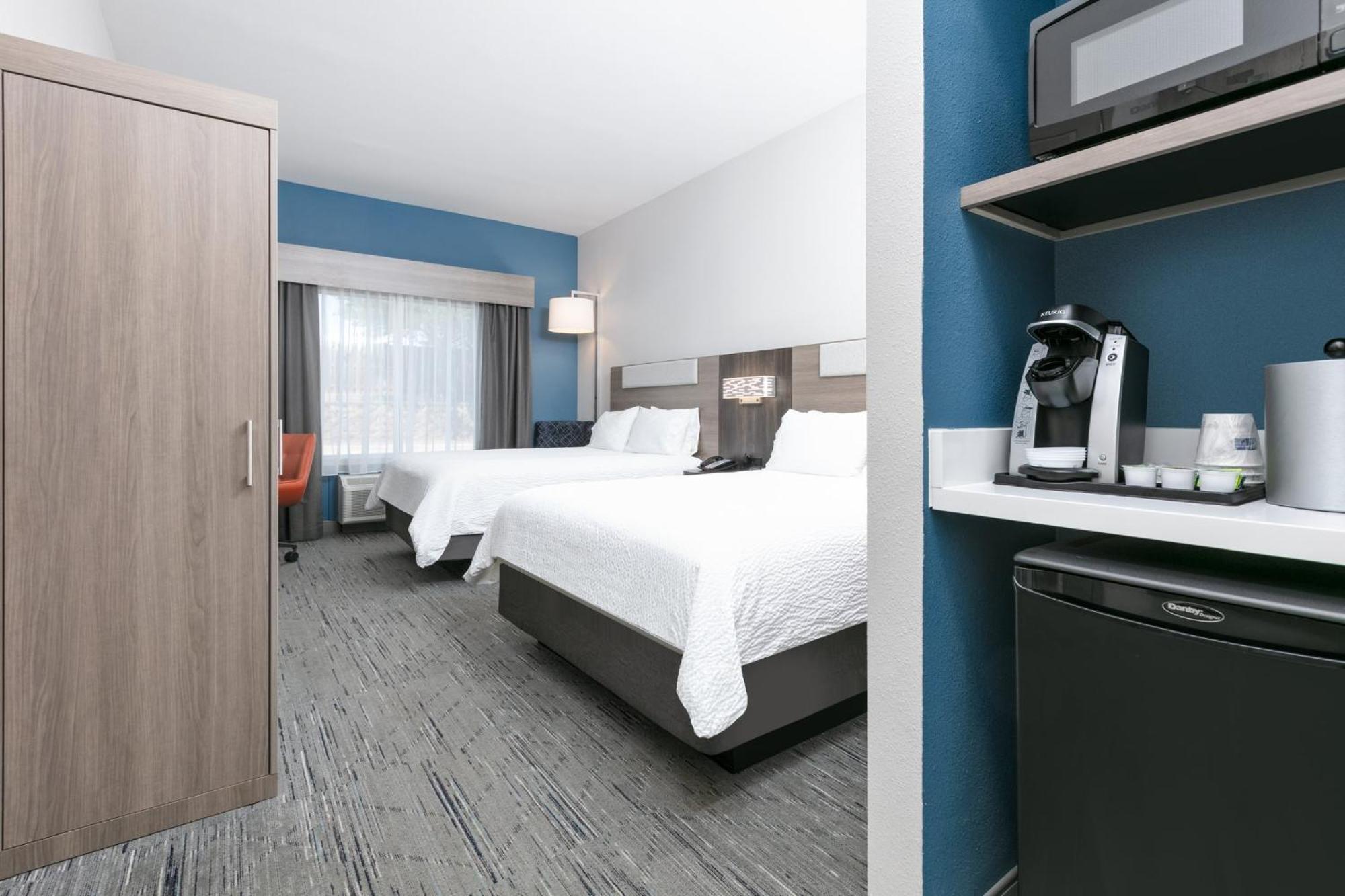 Holiday Inn Express Hotel & Suites Marshall By Ihg Exteriör bild
