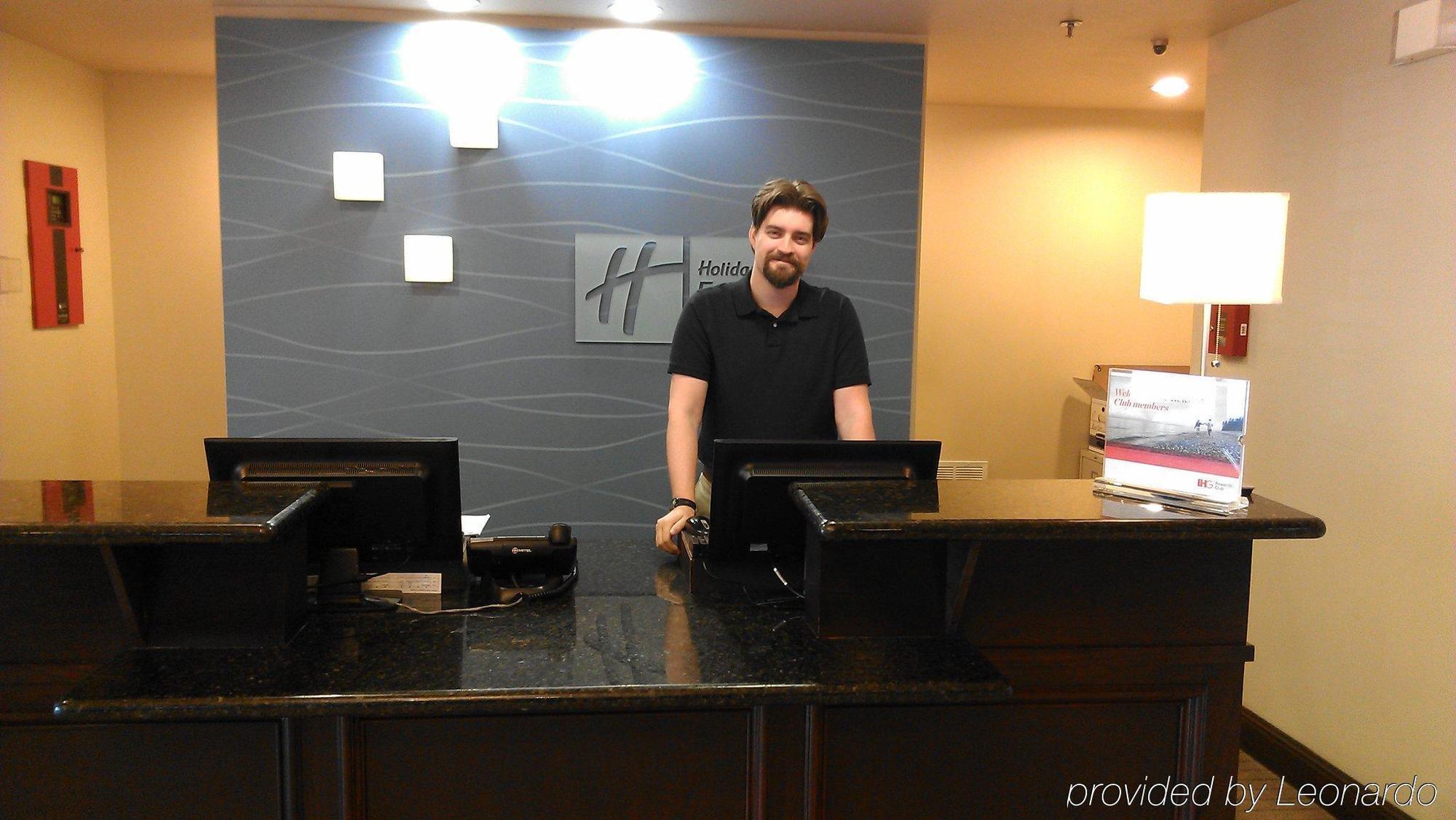 Holiday Inn Express Hotel & Suites Marshall By Ihg Exteriör bild